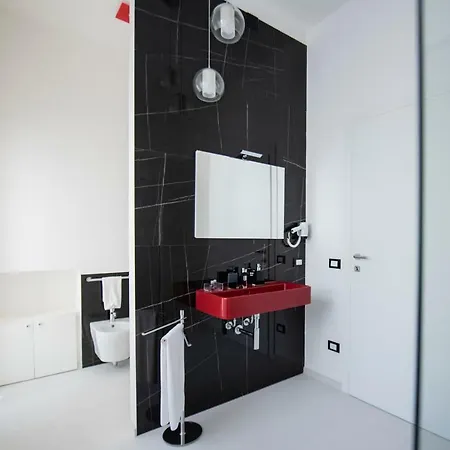 Laurus Apartment *