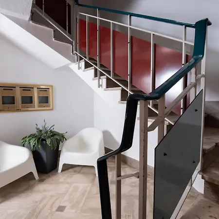 Laurus Apartment